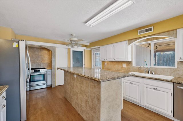 348 Cutler Avenue NE, Albuquerque, NM 87102