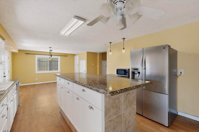 348 Cutler Avenue NE, Albuquerque, NM 87102