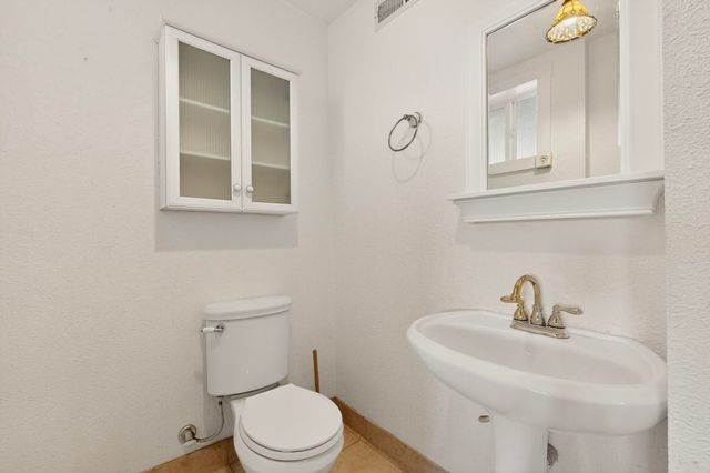 348 Cutler Avenue NE, Albuquerque, NM 87102