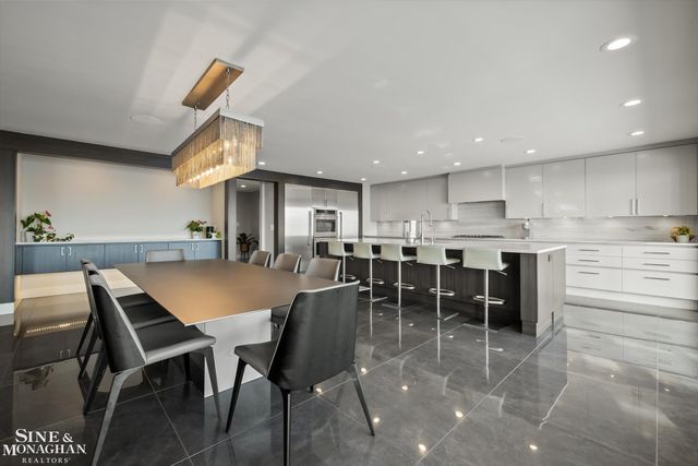 737 Lake Shore Road, Grosse Pointe Shores, MI 48236