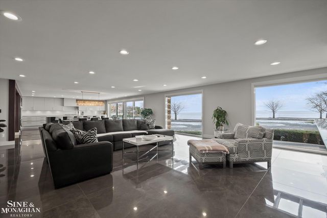 737 Lake Shore Road, Grosse Pointe Shores, MI 48236