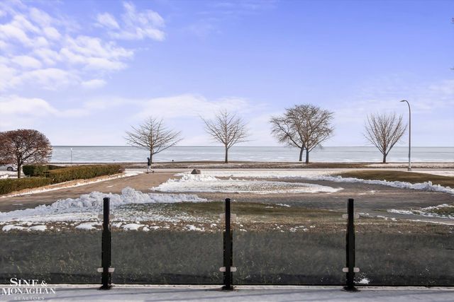 737 Lake Shore Road, Grosse Pointe Shores, MI 48236