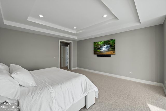 737 Lake Shore Road, Grosse Pointe Shores, MI 48236