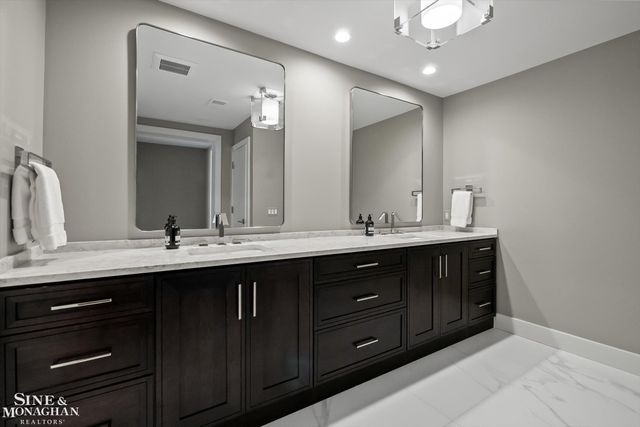 737 Lake Shore Road, Grosse Pointe Shores, MI 48236