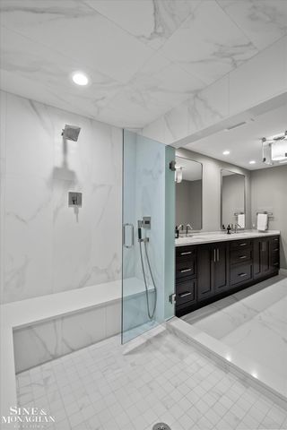 737 Lake Shore Road, Grosse Pointe Shores, MI 48236