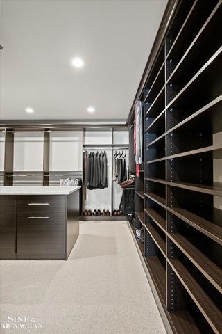 737 Lake Shore Road, Grosse Pointe Shores, MI 48236