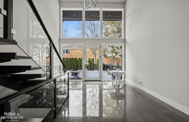 737 Lake Shore Road, Grosse Pointe Shores, MI 48236