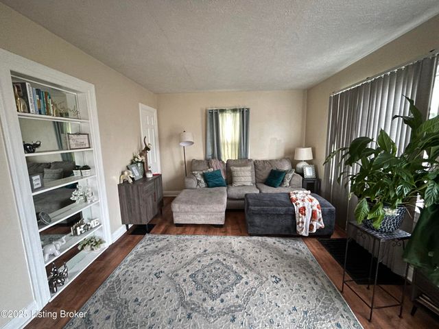 741 S 39th St, Louisville, KY 40211