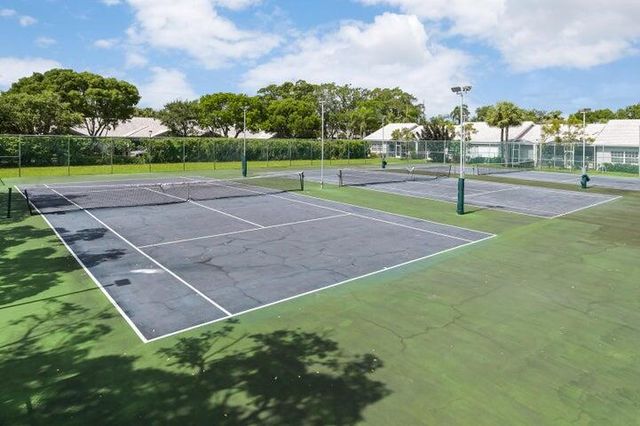 5340 NW 2nd Avenue NW 226, Boca Raton, FL 33487