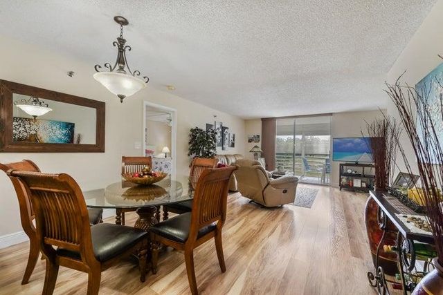 5340 NW 2nd Avenue NW 226, Boca Raton, FL 33487