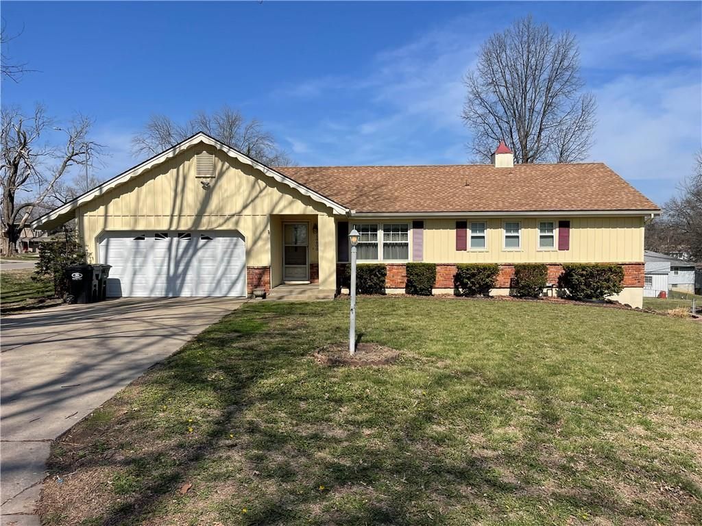 16600 E 31st Street S, Independence, MO 64055