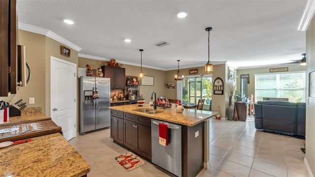 240 ST THOMAS DRIVE, Mulberry, FL 33860