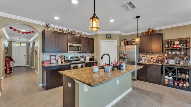 240 ST THOMAS DRIVE, Mulberry, FL 33860