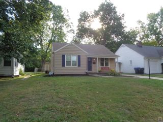 2028 SW Stone AVE, Topeka, KS 66604