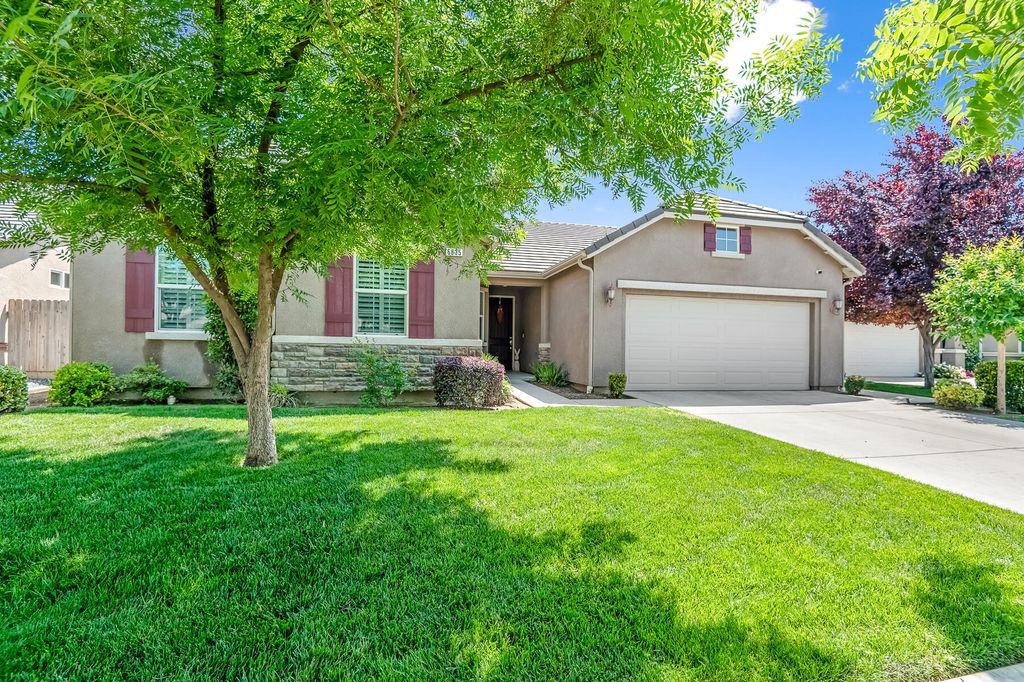 Image 1 of property listing at 6635 W Vine Court, Visalia, CA 93291