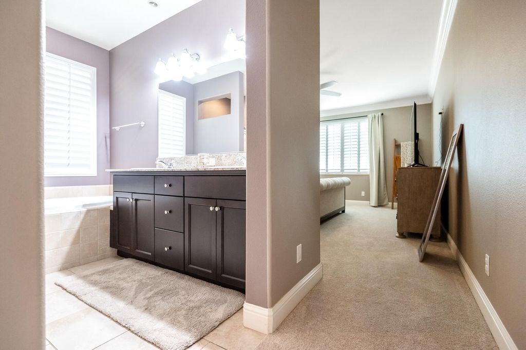 Image 27 of property listing at 6635 W Vine Court, Visalia, CA 93291