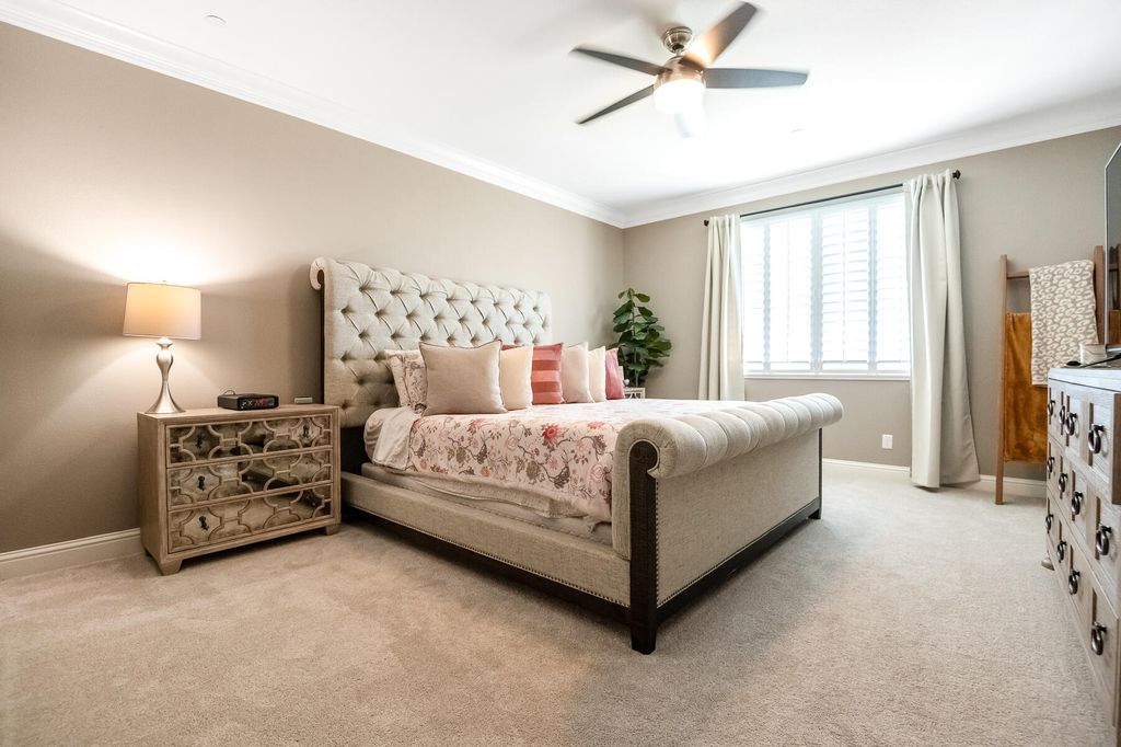 Image 28 of property listing at 6635 W Vine Court, Visalia, CA 93291