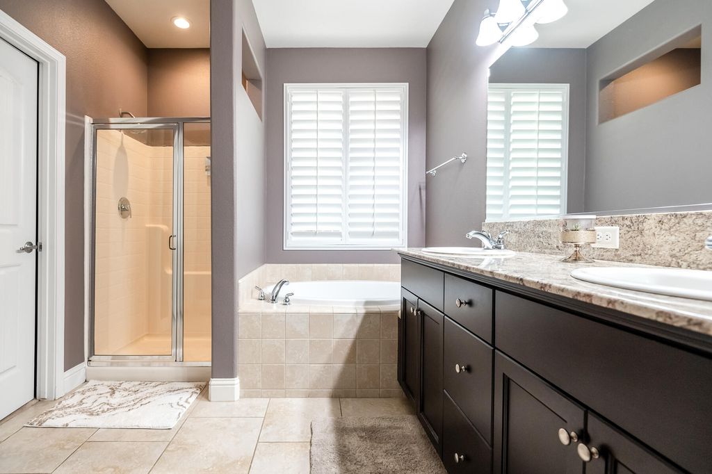 Image 30 of property listing at 6635 W Vine Court, Visalia, CA 93291