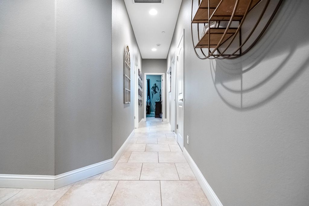 Image 35 of property listing at 6635 W Vine Court, Visalia, CA 93291