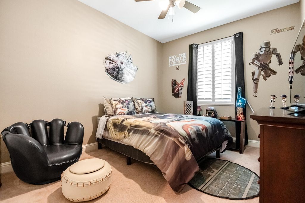 Image 36 of property listing at 6635 W Vine Court, Visalia, CA 93291