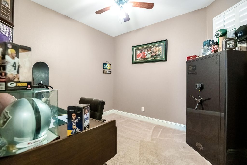 Image 40 of property listing at 6635 W Vine Court, Visalia, CA 93291