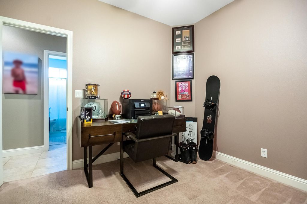 Image 41 of property listing at 6635 W Vine Court, Visalia, CA 93291