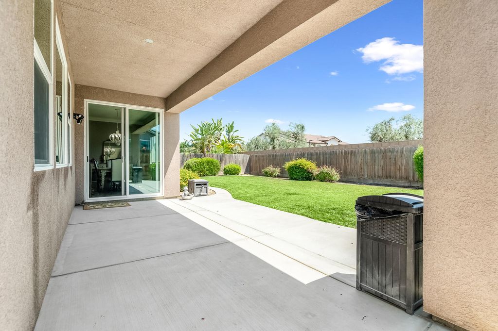Image 45 of property listing at 6635 W Vine Court, Visalia, CA 93291