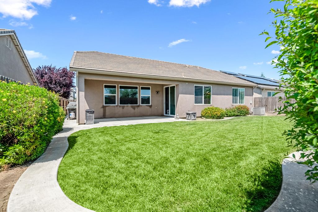 Image 46 of property listing at 6635 W Vine Court, Visalia, CA 93291