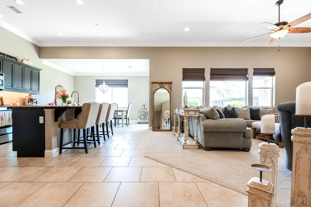 Image 8 of property listing at 6635 W Vine Court, Visalia, CA 93291