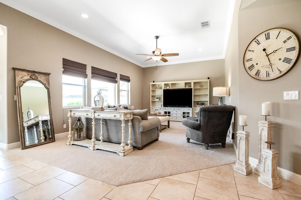 Image 9 of property listing at 6635 W Vine Court, Visalia, CA 93291