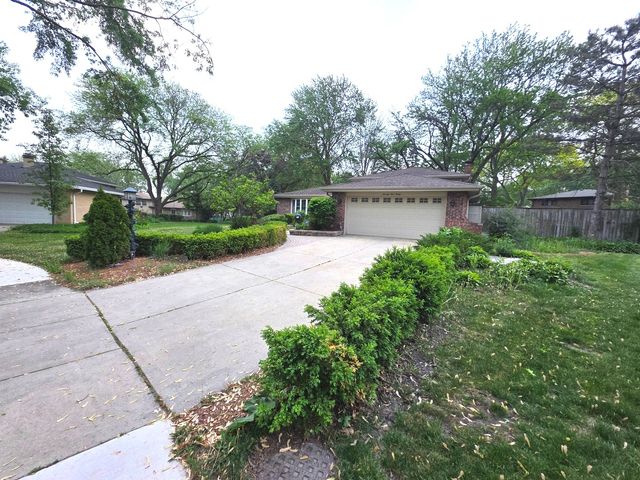 7930 Grant Street, Darien, IL 60561