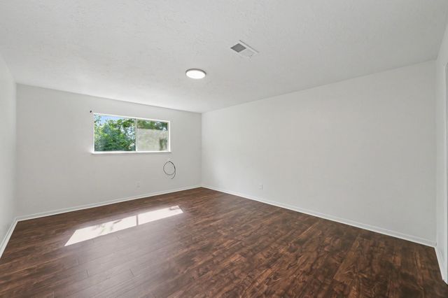 1409 S 3rd Street, Conroe, TX 77301