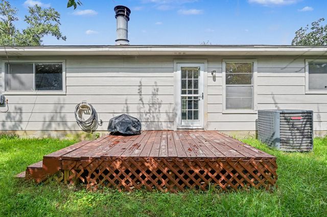1409 S 3rd Street, Conroe, TX 77301