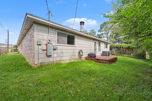 1409 S 3rd Street, Conroe, TX 77301