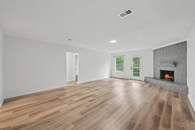 1409 S 3rd Street, Conroe, TX 77301