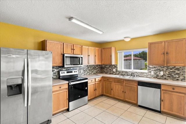 7517 HUNTERS GREENE CIRCLE, Lakeland, FL 33810