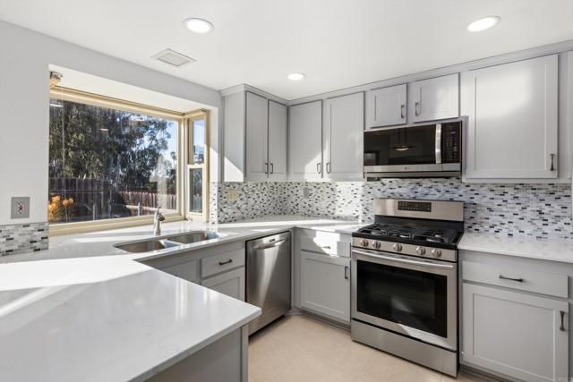 7338 Canyon Breeze Road, San Diego, CA 92126