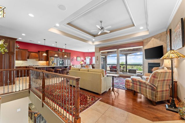 295 Split Rock Drive, Hollister, MO 65672