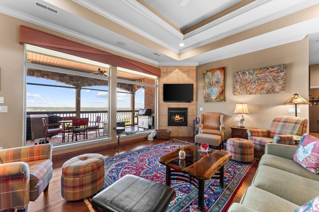 295 Split Rock Drive, Hollister, MO 65672