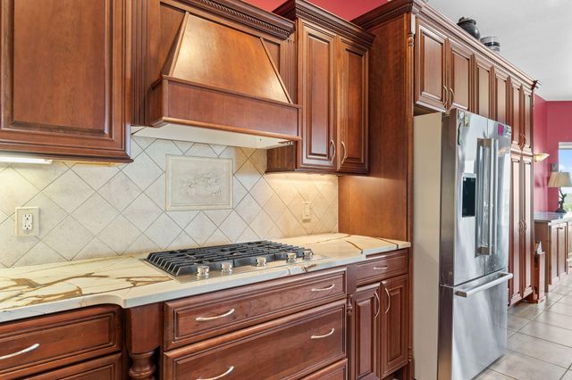 295 Split Rock Drive, Hollister, MO 65672