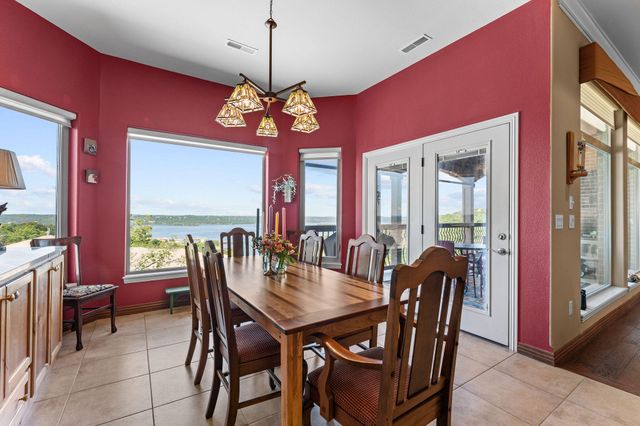 295 Split Rock Drive, Hollister, MO 65672