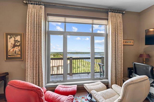 295 Split Rock Drive, Hollister, MO 65672