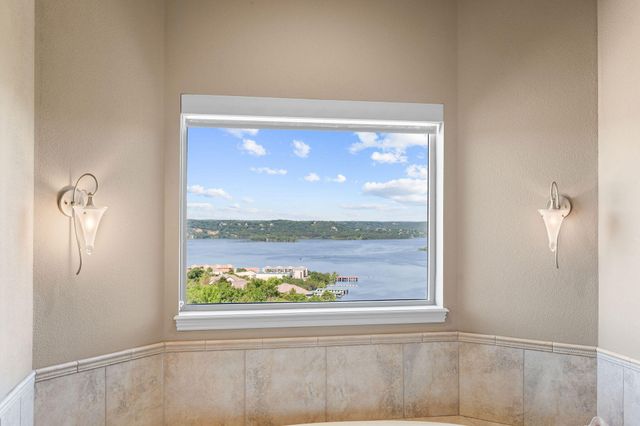 295 Split Rock Drive, Hollister, MO 65672