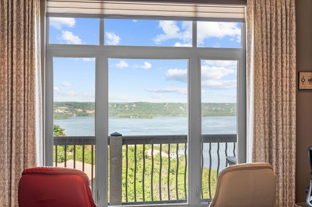 295 Split Rock Drive, Hollister, MO 65672