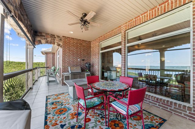 295 Split Rock Drive, Hollister, MO 65672