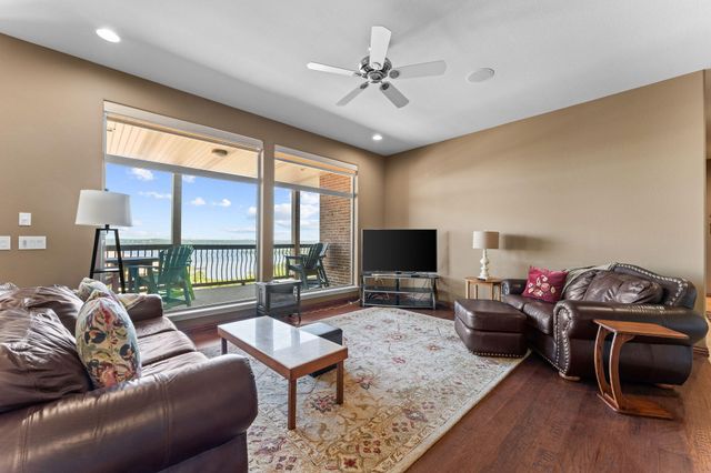 295 Split Rock Drive, Hollister, MO 65672