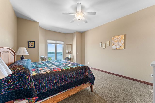 295 Split Rock Drive, Hollister, MO 65672