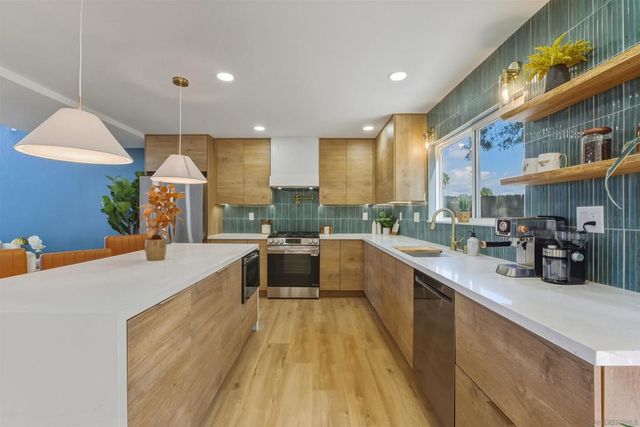 11035 Avenida Maria, San Diego, CA 92129