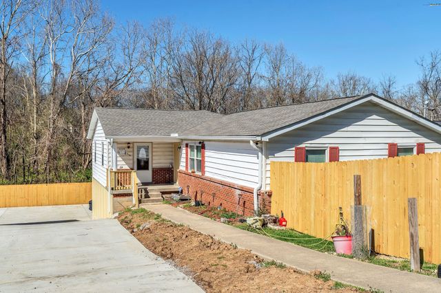 8119 Bonnafair Dr, Hermitage, TN 37076