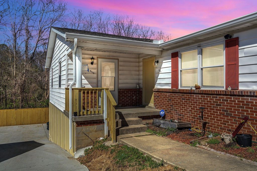 8119 Bonnafair Dr, Hermitage, TN 37076